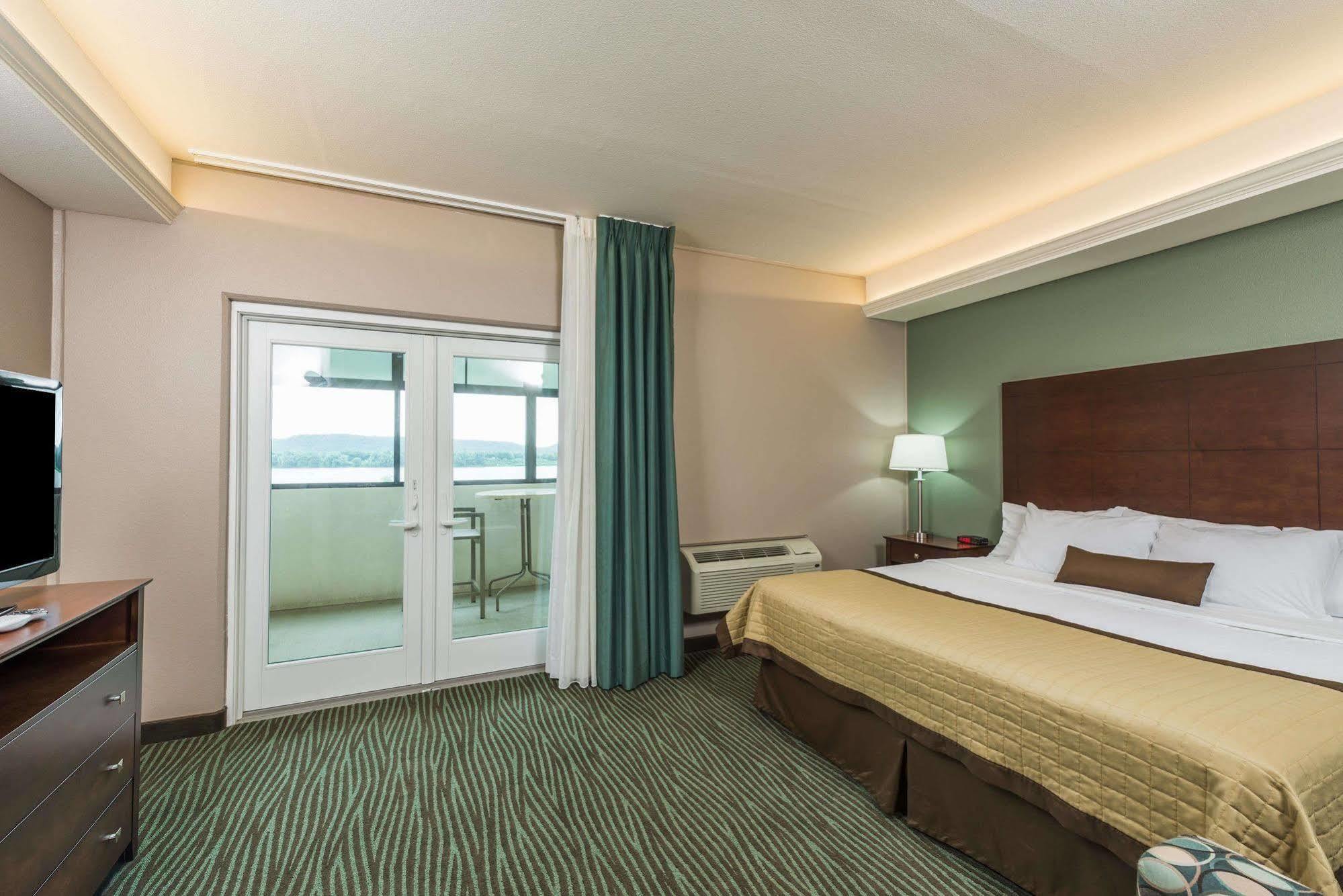 Baymont By Wyndham Bellevue Hotel Exterior foto