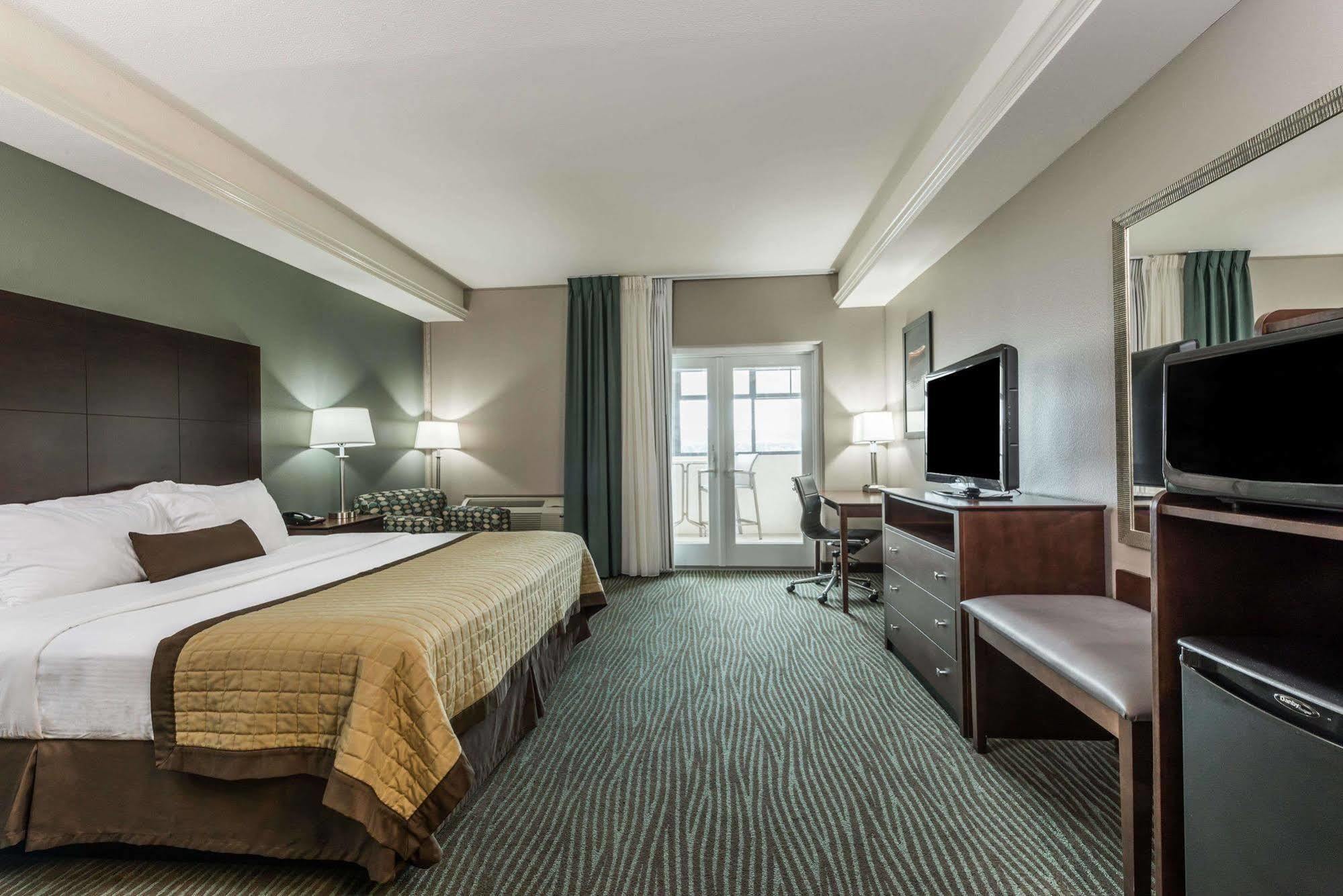 Baymont By Wyndham Bellevue Hotel Exterior foto