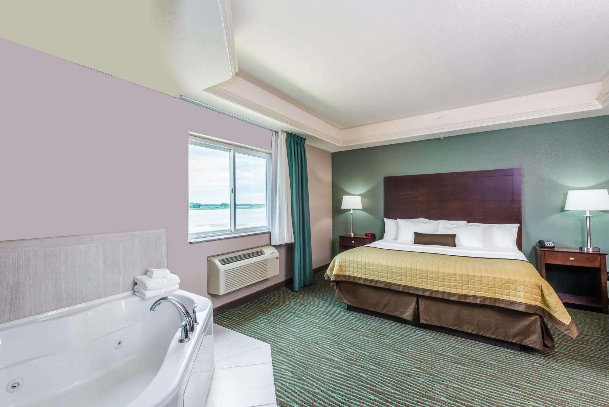 Baymont By Wyndham Bellevue Hotel Exterior foto
